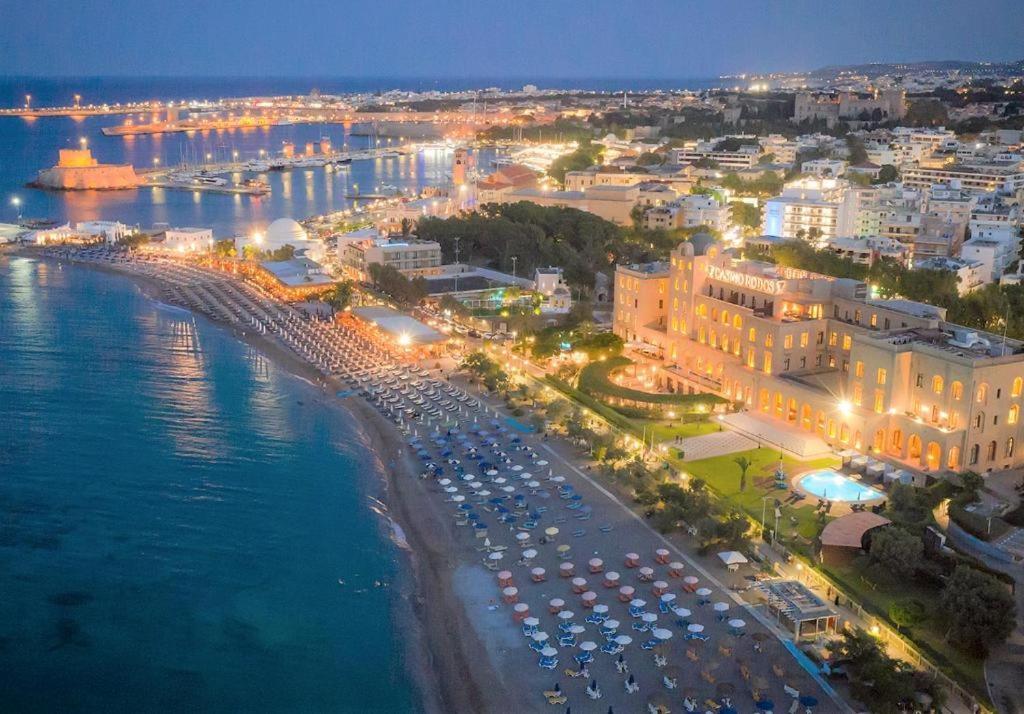 "Tete A Tete" Lux Apart In The Most Beautiful Street Of Town Rhodes City Exterior photo