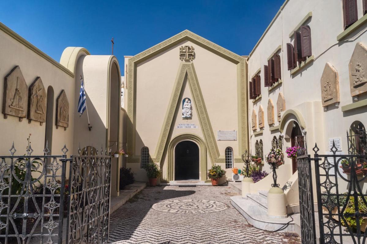 "Tete A Tete" Lux Apart In The Most Beautiful Street Of Town Rhodes City Exterior photo